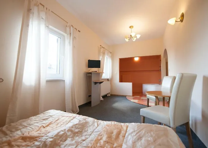 Gosciniec Pod Fura Bed & Breakfast 3*
